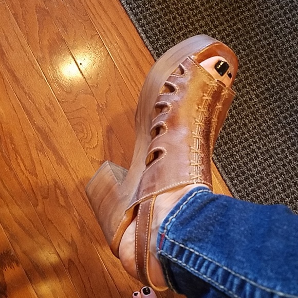 Bed Stu Fontella Tan Rustic Platform Sandals - Picture 3 of 8